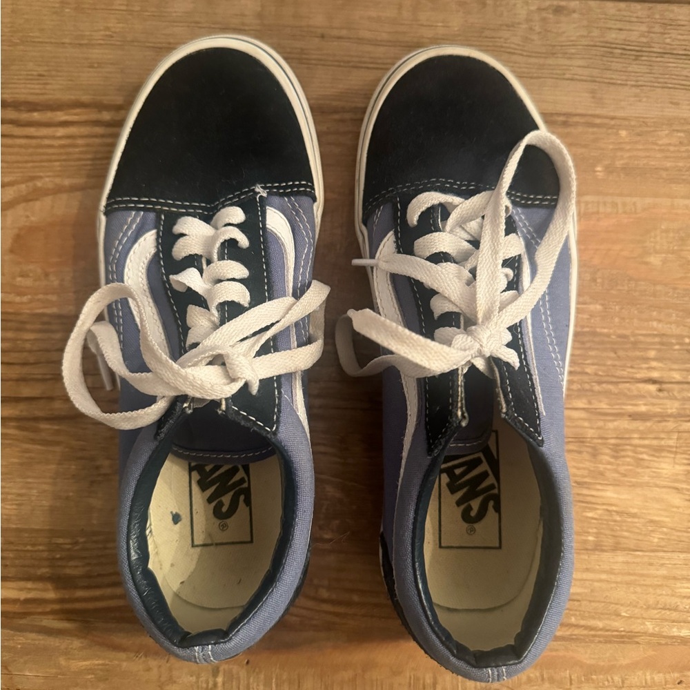 Youth Vans Old Skool sneakers size 4.5